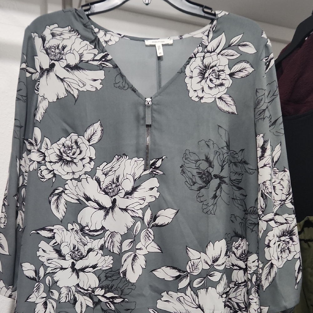 Floral Print V-Neck Blouse - Grey